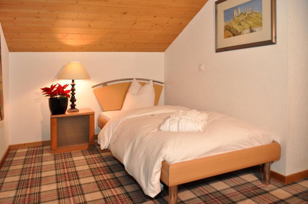 Hotel De La Paix Champéry Oda fotoğraf