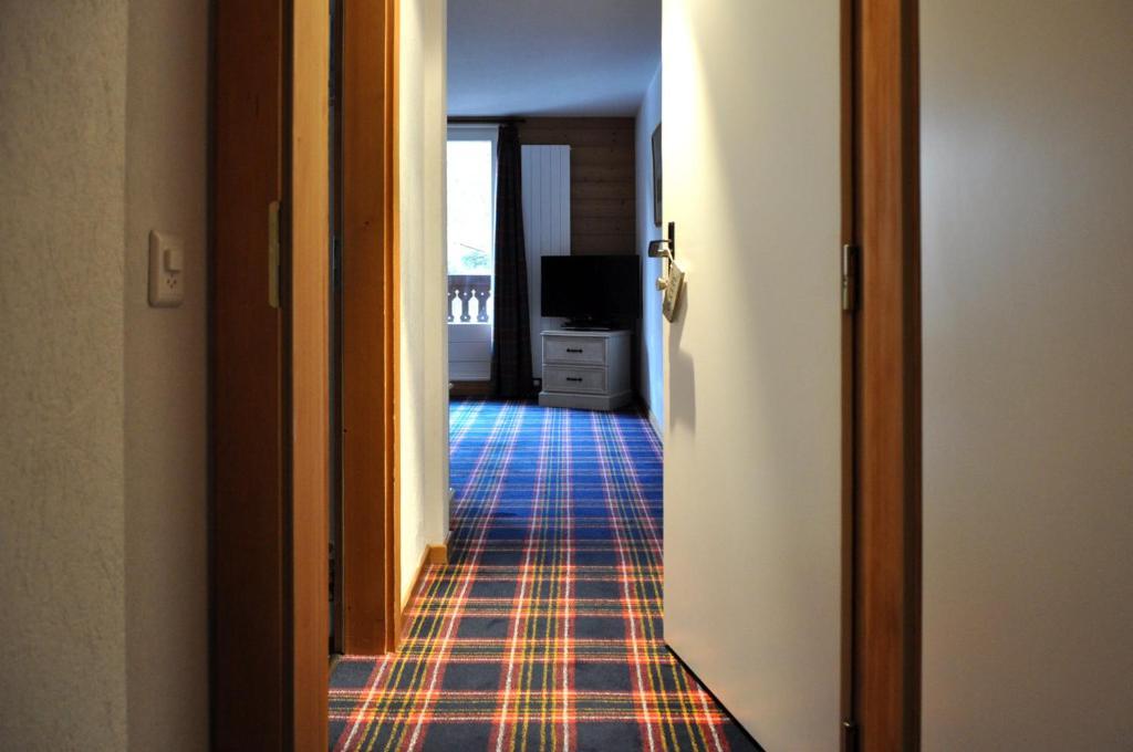 Hotel De La Paix Champéry Oda fotoğraf