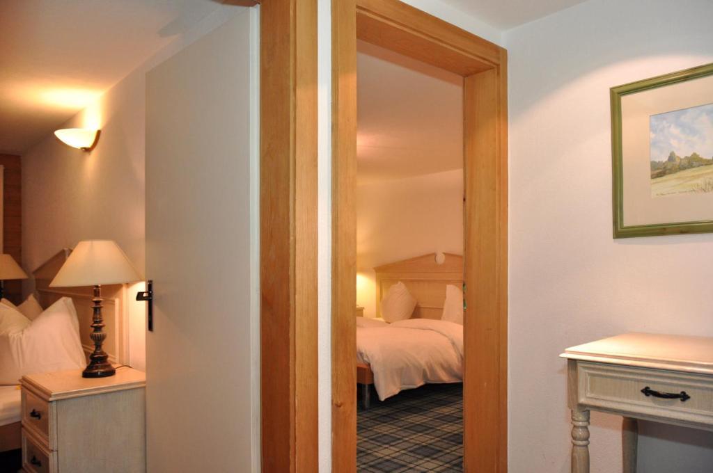 Hotel De La Paix Champéry Oda fotoğraf