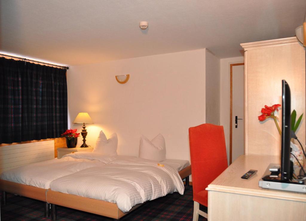 Hotel De La Paix Champéry Oda fotoğraf