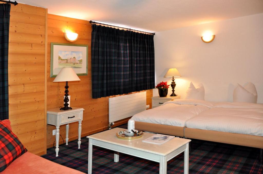 Hotel De La Paix Champéry Oda fotoğraf