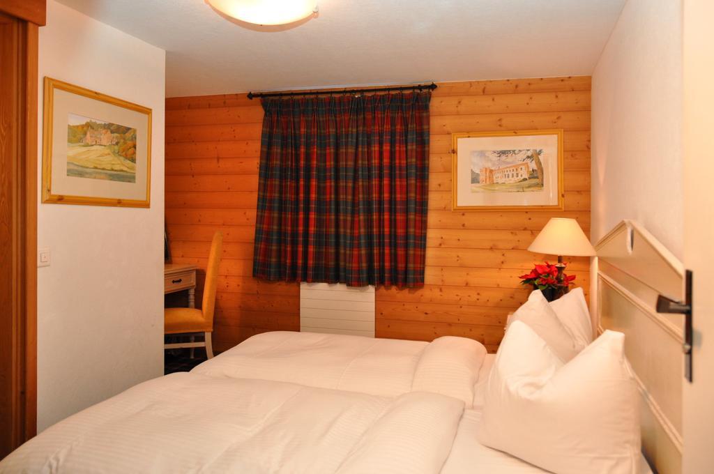 Hotel De La Paix Champéry Oda fotoğraf